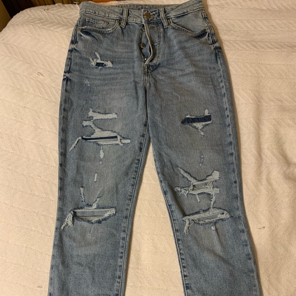 H&M’s mom jeans, size 4 BRAND NEW with tag!!